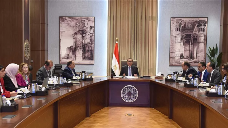 رئيس الوزراء يتابع خطوات تنفيذ برنامج رد الأعباء التصديرية
