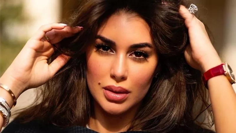 ياسمين صبري توجه رسالة لـ الزعيم عادل إمام وزوجته
