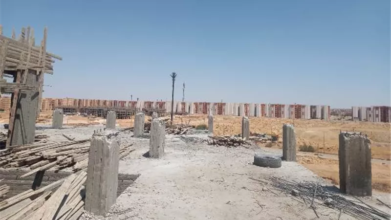 إزالة دور مخالف بمدينة بدر لإحد المستثمرين وتحويله للنيابة /صور
