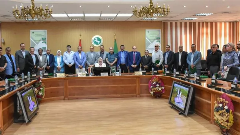 محافظ الشرقيةيُكرم رعاةوداعمين تنظيم مهرجان الخيول العربية