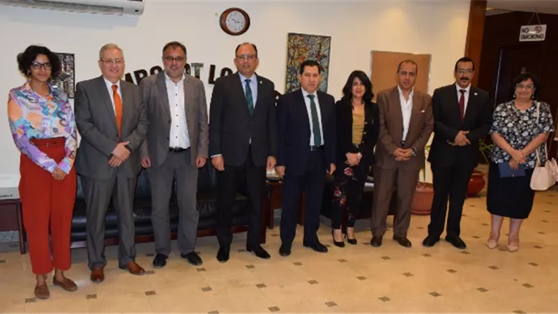 تفاصيل اجتماع رئيس جامعة حلوان ومدير الهيئة الألمانية.. بالصور