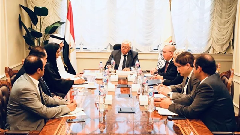 ايمن عاشور يستقبل ملحق التعليم وعلوم التكنولوجيا للإمارات