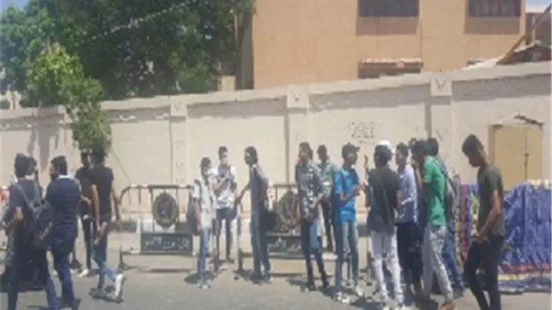 الأحياء ختام 