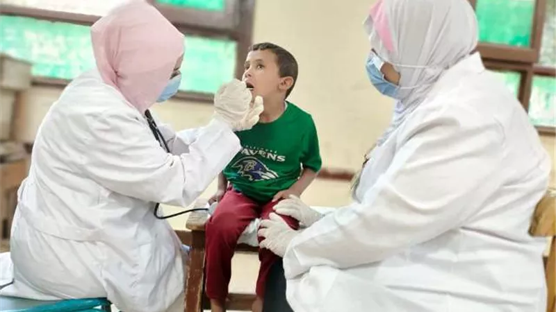 تقدم خدمات طبية لـ 1740 حالة خلال قافلة فى ديرمواس