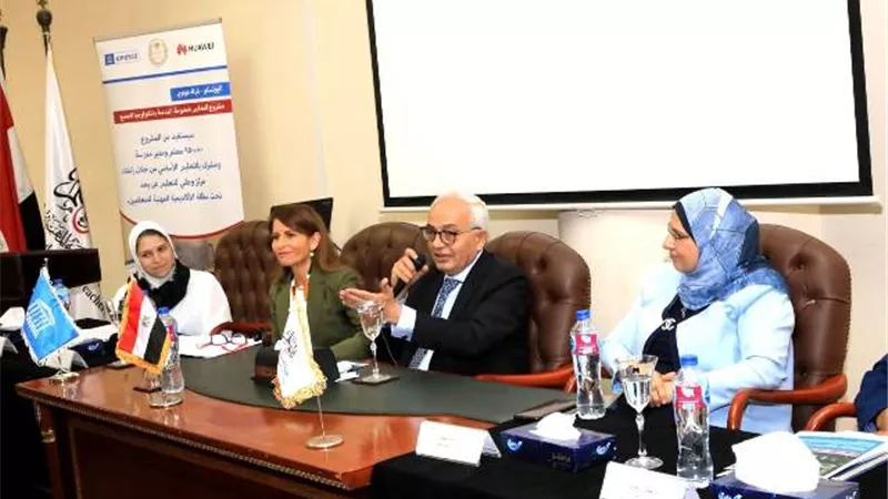 حجازي يتفقد برنامج إنشاء المحتوى الرقمى بالتعاون مع اليونسكو
