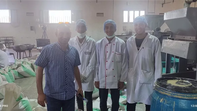 طلاب تكنولوجيا الصناعة والطاقة بجامعة طيبة يبدأون التدريب الصيفى