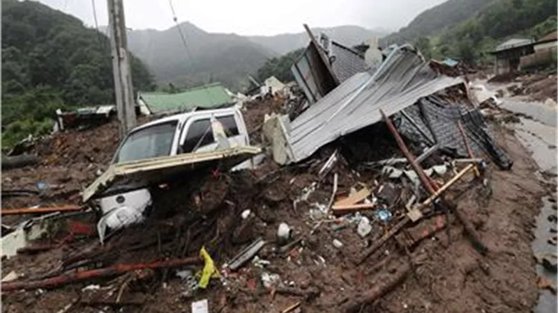 24 قتيلًا وعشرة مفقودين جراء فيضانات في كوريا الجنوبية