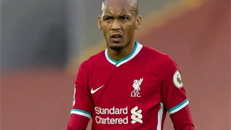 اتحاد جدة ينهي اتفاقه مع لاعب وسط ليفربول بديلا لطارق حامد