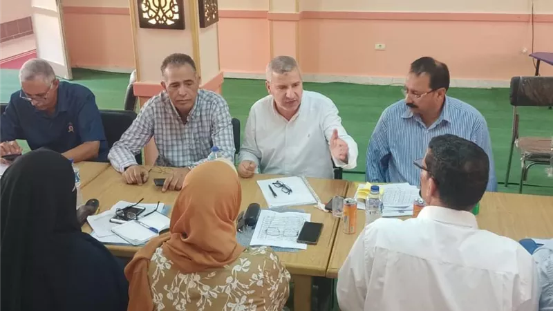 وكيل وزارةالتعليم يلتقى العاملين بإدارتى الصالحية والحسينية
