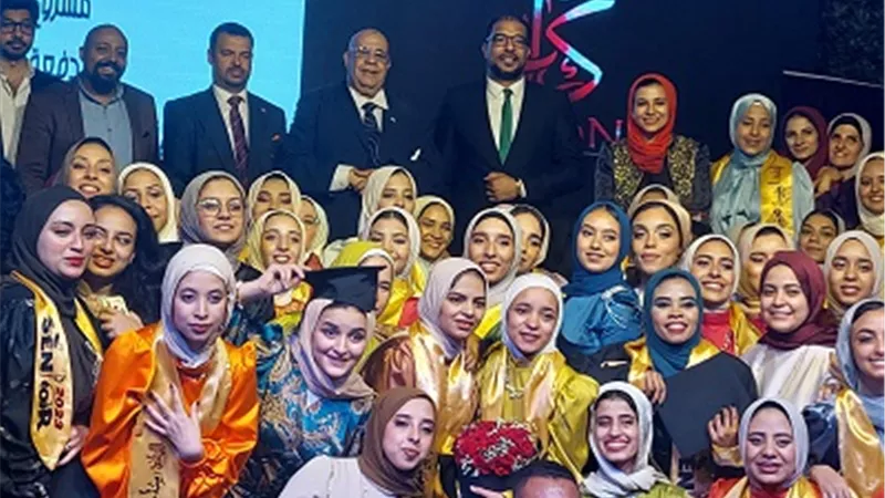 رئيس جامعة الأقصر يشهد تخريج الدفعة 23 بكلية الفنون الجميلة