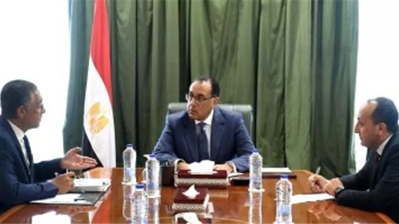 مدبولى يناقش إنشاء ثلاث مناطق حرة في الإسكندرية والعاشر وأكتوبر