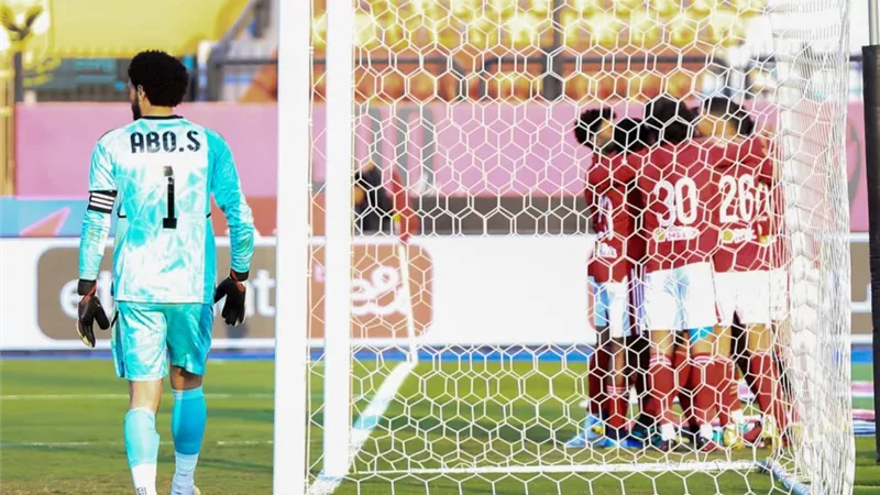 الأهلي عقب الفوز علي المقاولون: 