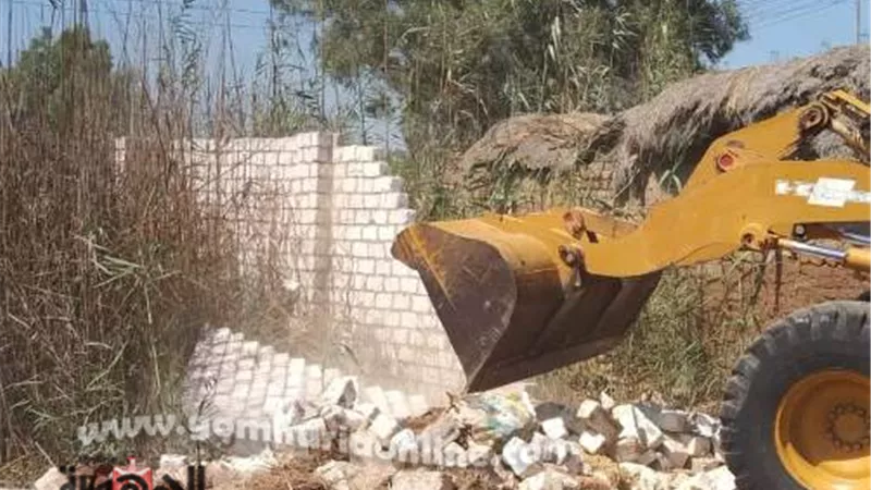 إزالة ٤٥ حالة تعدى على أملاك الدولة بدمياط