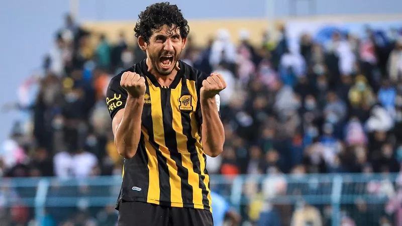 نجم ليفربول يدعم دفاع اتحاد جدة لحين عودة حجازي