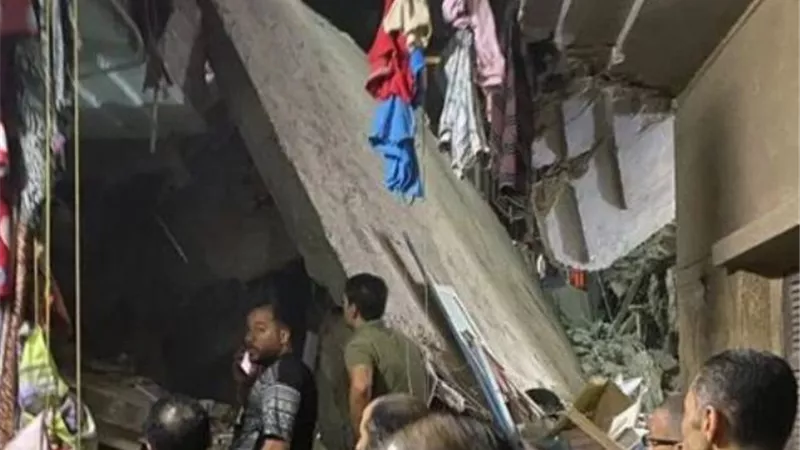 النيابة الإدارية تأمر بتحقيق عاجل في انهيار عقار حدائق القبة