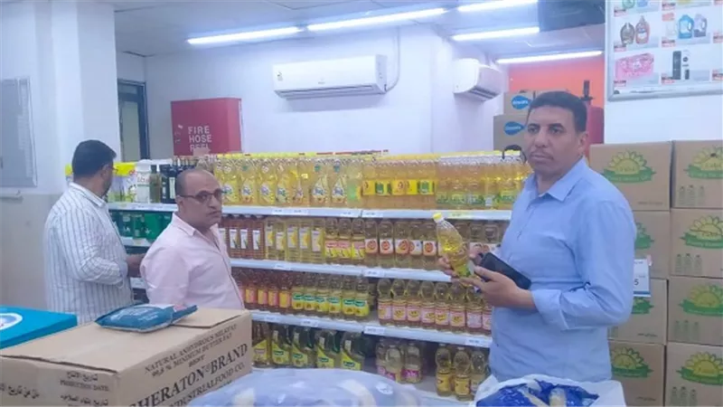 رئيس مدينة سمالوط يتفقد المحلات و