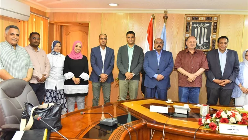 محافظ أسيوط يلتقي وفد برنامج التنمية المحلية في صعيد مصر