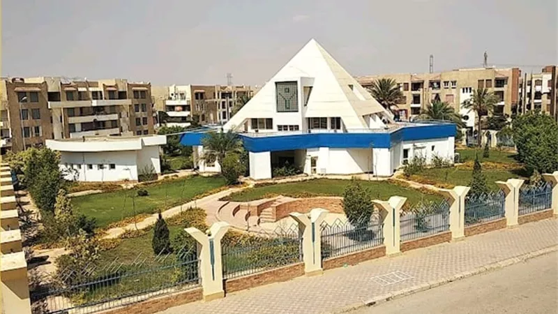وزيرة الثقافة تفتتح المركز الثقافي لهيئة الكتاب بمدينة الشروق غدا