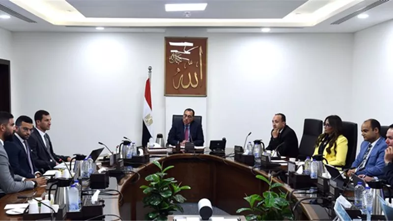 مدبولي يلتقي مسئولي 