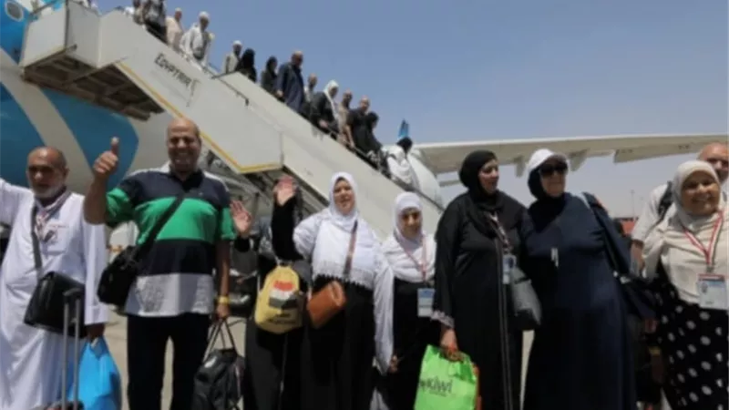 الداخلية تستقبل آخر أفواج حج القرعة العائدون من الأراضى المقدسة .. صور