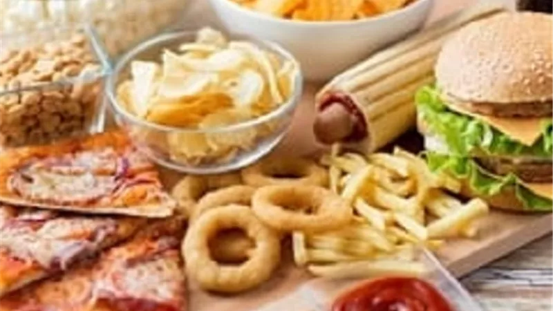 أطعمة لا تتناولها بالصيف.. تعرف عليها