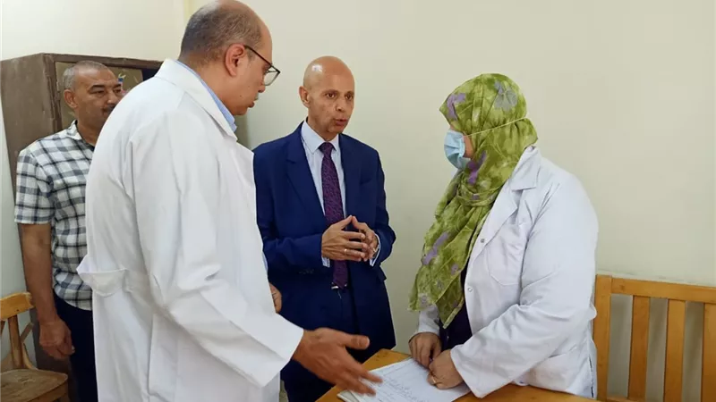 مسعود يتفقد الخدمة الطبية بعيادة الجلدية والجذام بالزقازيق