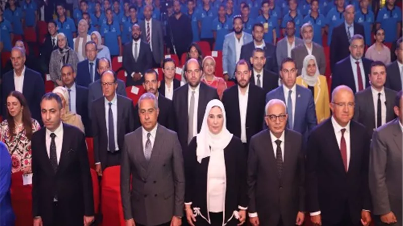 شحاتة يشارك في حتفالية تخرج الدفعة الثانية من طلاب