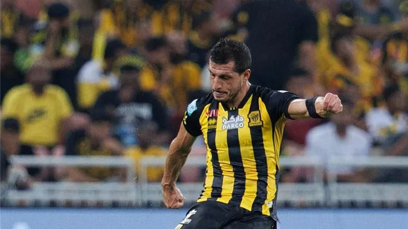 كانتى أطاح به من الاتحاد .. طارق حامد ينضم الى الوحدة السعودى