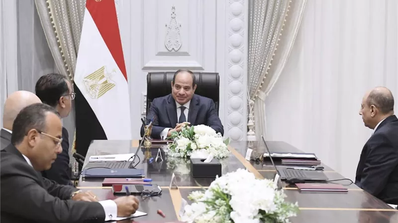 الرئيس السيسي يتابع الإستراتيجية المستقبلية لقطاع الطيران المدني