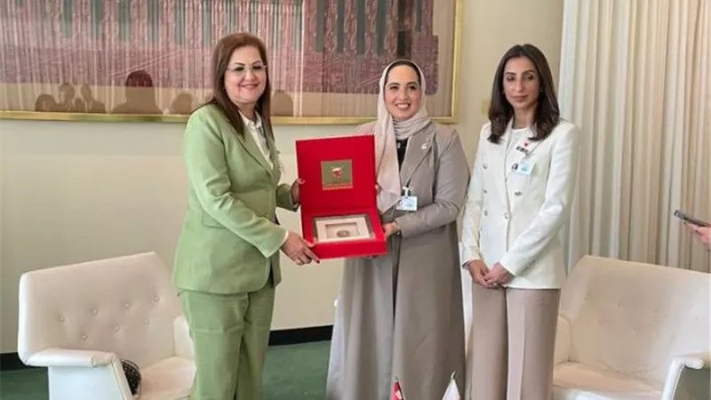 وزيرة التخطيط تبحث مع نظيرتها البحرينية سبل التعاون المشترك