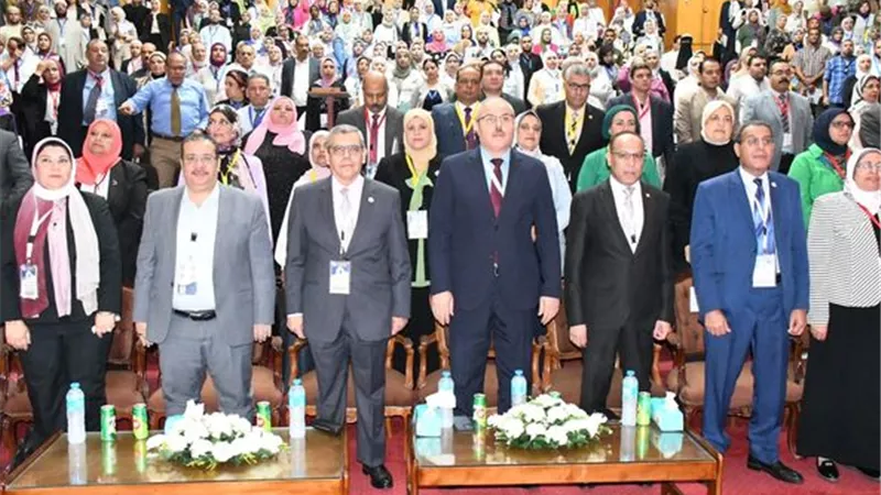 إنطلاق مؤتمر الدراسات العليا والبحوث التطبيقية بجامعة القناة