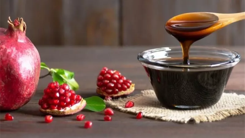استخدمات دبس الرمان المختلفة