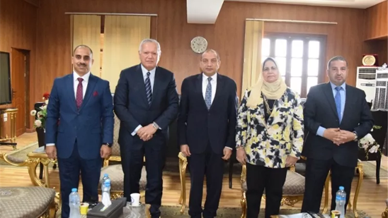 منصور يستقبل السفير محمد العرابي وزير الخارجية الأسبق