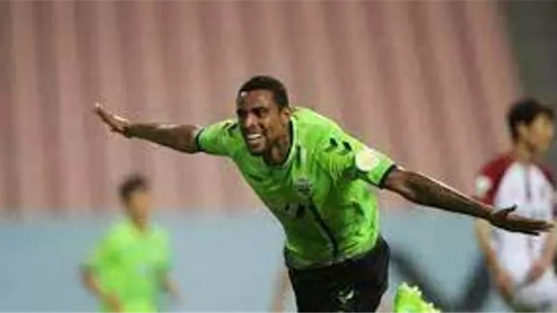 الاتفاق تم .. مهاجم الاهلى الجديد يصل القاهرة خلال ساعات