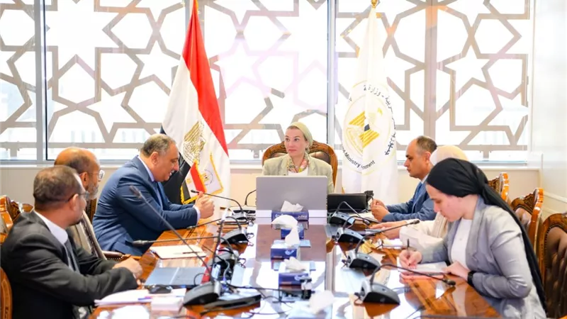 وزيرةالبيئة تبحث مع هيئة استخدامات اراضى الدولةمشروع تطويرالمجازر
