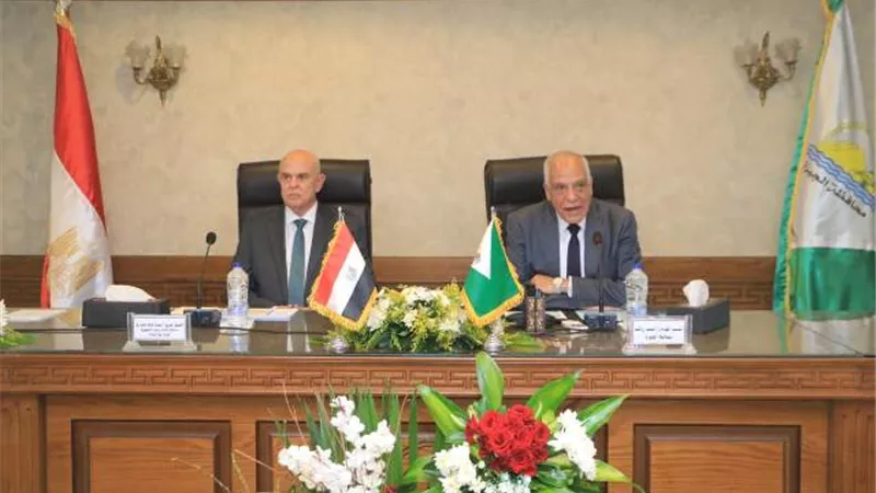 حجازى وراشد يتابعان الموقف التنفيذي لمشروعات حياه كريمه بالمحافظة