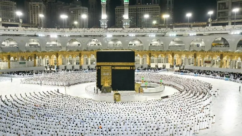 السعودية تعلن بدء استقبال المعتمرين القادمين من خارج المملكة