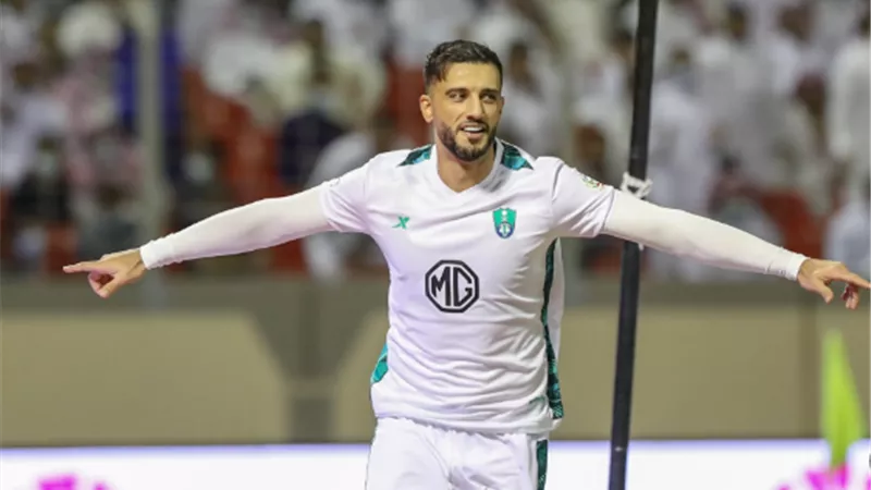 عمر السومة على اعتاب العربي القطري