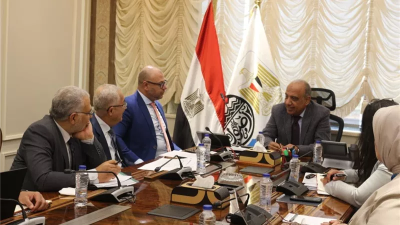 وزيرقطاع الأعمال يبحث إجراءات إدراج القطن للتداول عبر بورصة السلع