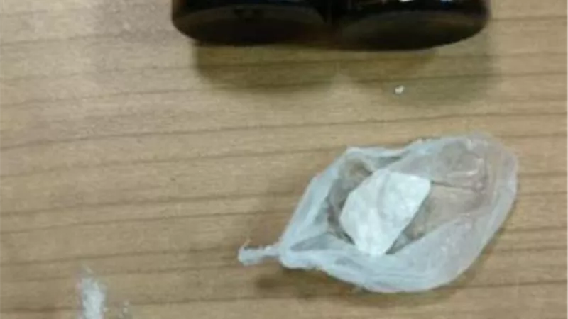 ضبط راكب بحوزته مخدرات متنوعة واخر بحوزته خنجرين