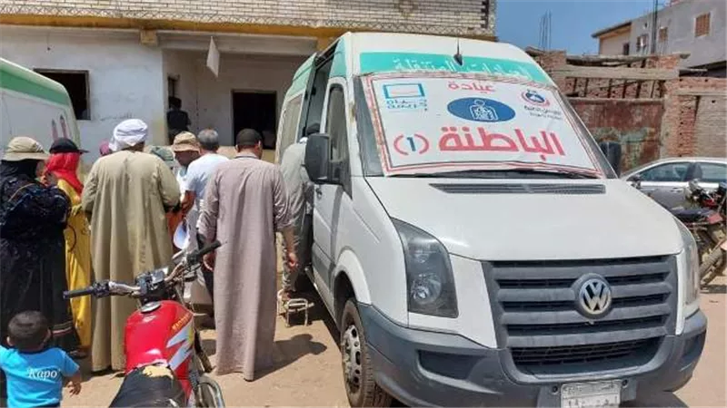 علاج ١٠٢٧ مواطنا بالمجان في قافلة طبية بدمياط
