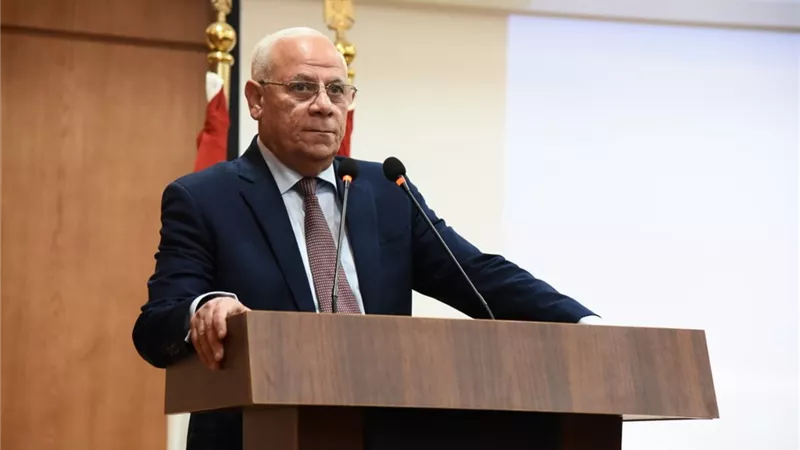 محافظ بورسعيد للمصري: العبوا بروح قتالية للفوز بكأس الرابطة