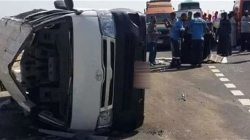 إصابة 9 أثر اصطدام سيارة ميكروباص بأخرى ملاكي بالجيزة