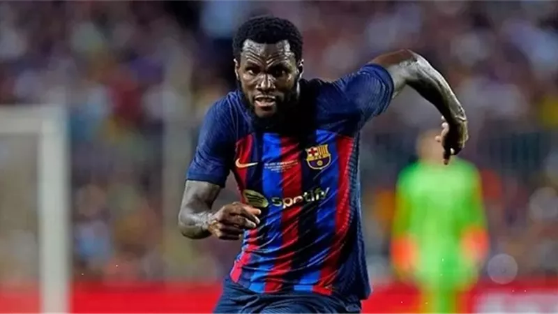 برشلونة يحدد سعر بيع نجم الوسط كيسيه