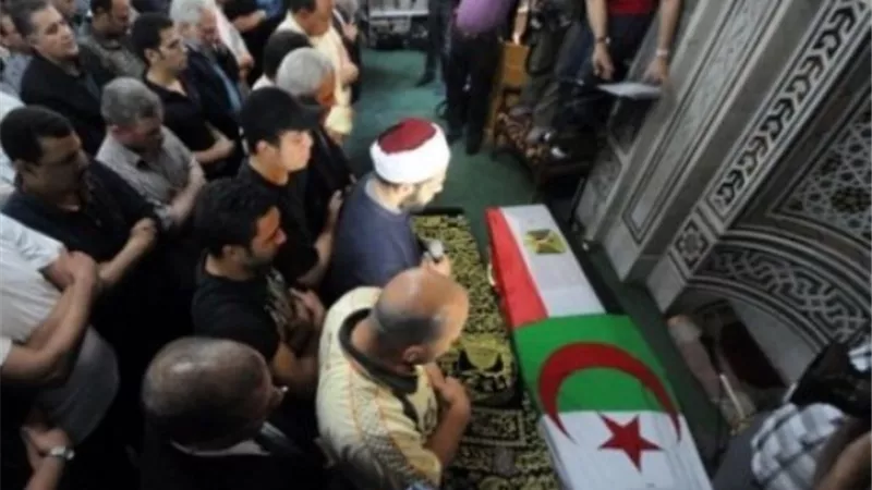 نقل جثمان وردة الجزائرية ملفوفا بعلم مصر والجزائر