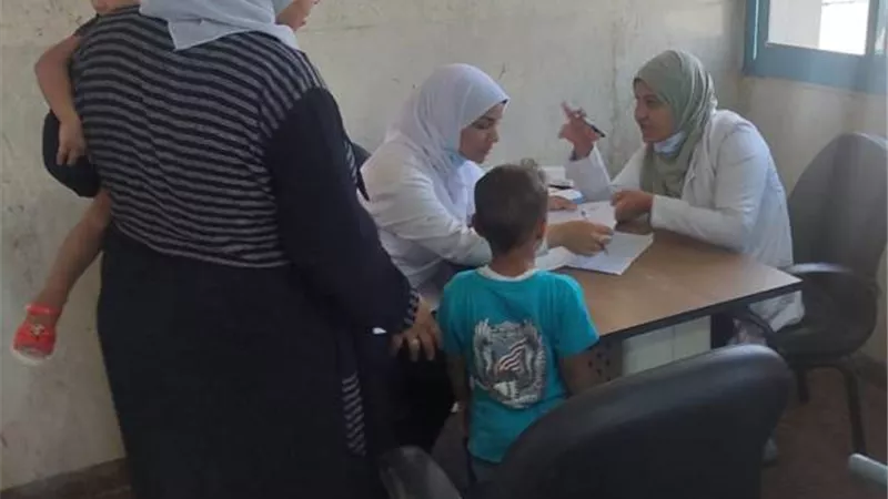 الكشف وعلاج ٥٧٦ حالة بقافلة جامعة جنوب الوادى فى البحر الاحمر