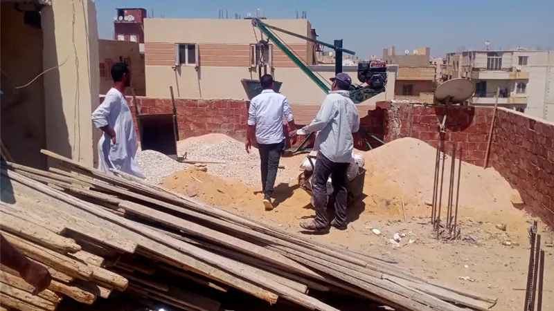 رئيس مدينة ٦ أكتوبر: إيقاف أعمال بناء مخالف للتراخيص بالحي الأول