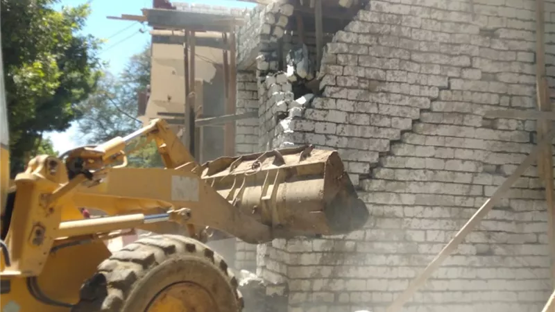 إزالة ٨٩ حالة تعد بالبناء على الأراضي وأملاك الدولة بالمنيا