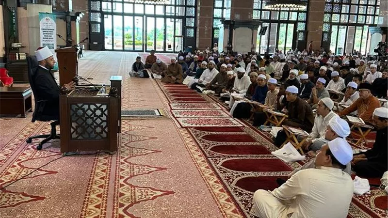 الأزهري يلقى كلمة عن أثر السنة النبوية في بناء الإنسان
