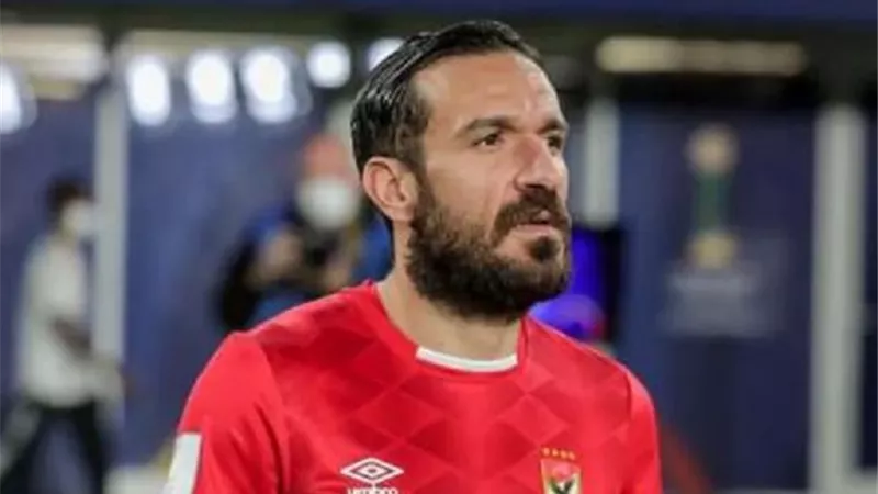 معلول والشحات على مقاعد بدلاء الأهلي أمام بيراميدز